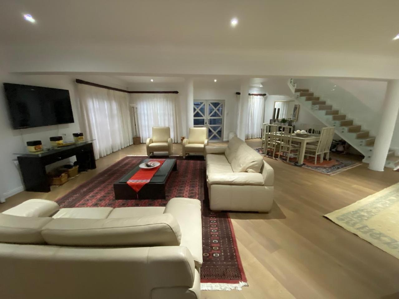 Kbj House