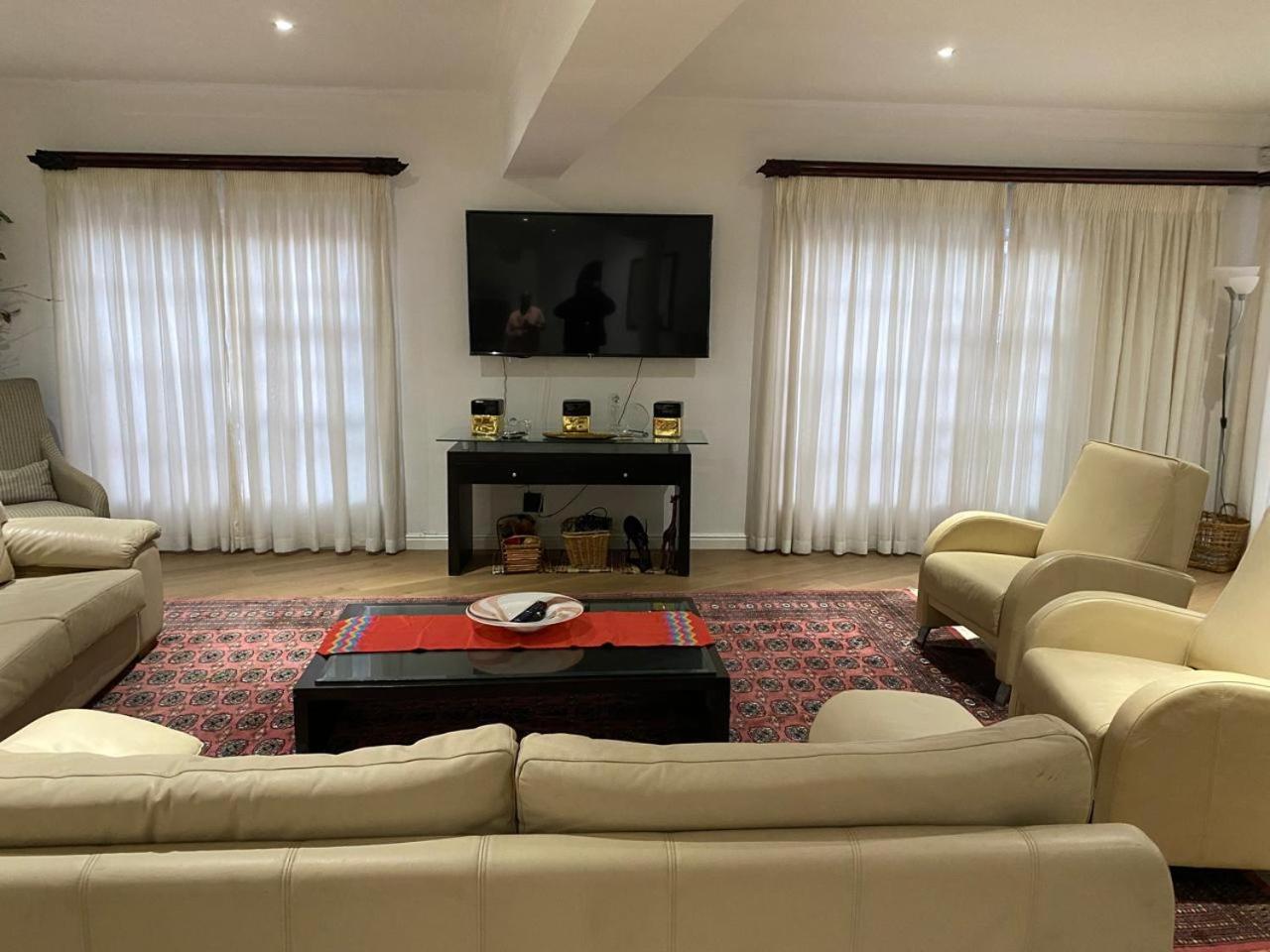Kbj House *